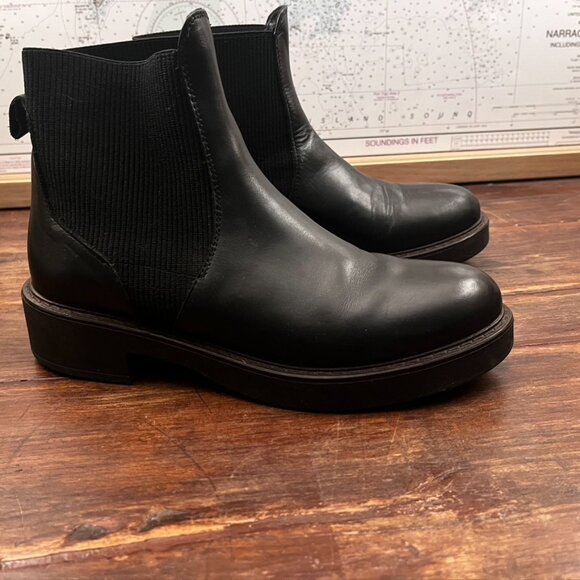 Women's Emanuele Crasto Black Pull on Leather Ankle Boot Sz 9 - Picture 2 of 11